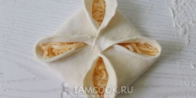 хачапури с сыром из слоеного теста