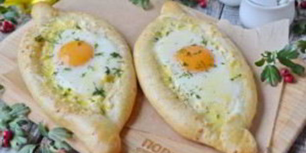 классический хачапури по-аджарски