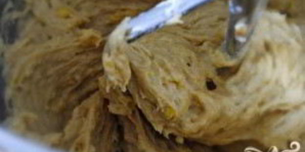 банановый хлеб с корицей и орехами