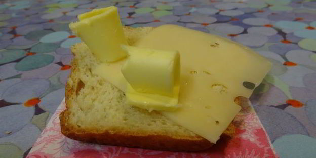 белый хлеб с пармезаном шестое чувство