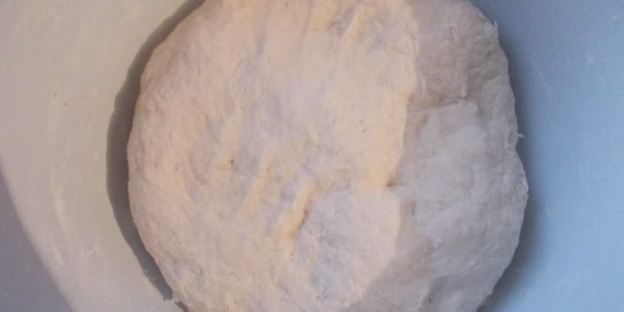 чесночный хлеб с базиликом и черным перцем