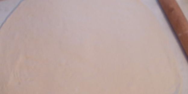 чесночный хлеб с базиликом и черным перцем