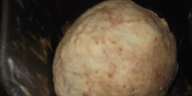 хлеб с корицей и ореховым маслом