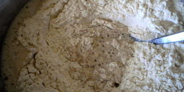 хлеб с начинкой из бекона и перца