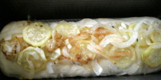 хлеб с начинкой из бекона и перца