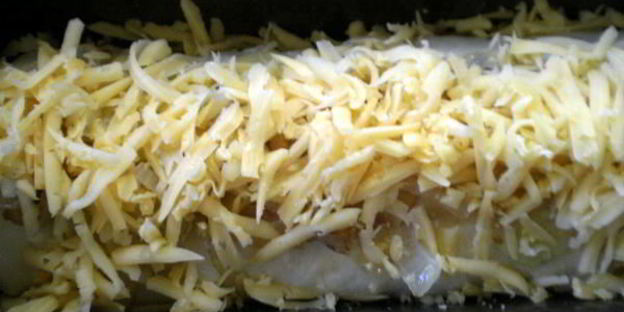 хлеб с начинкой из бекона и перца