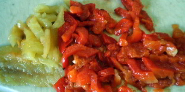 хлеб с начинкой из бекона и перца