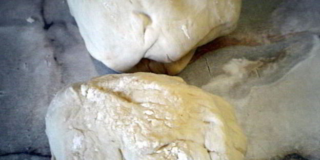 хлеб с начинкой из бекона и перца