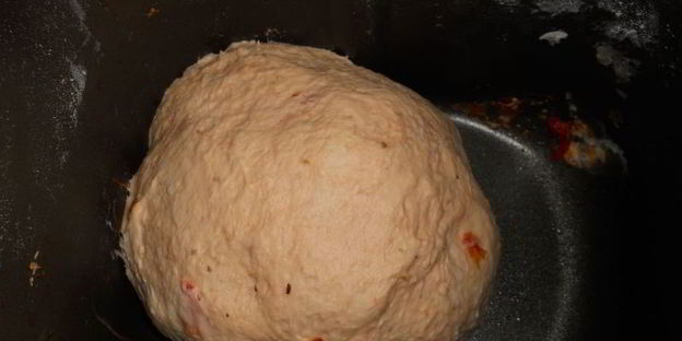 хлеб с отрубями и вялеными помидорами в хлебопечке