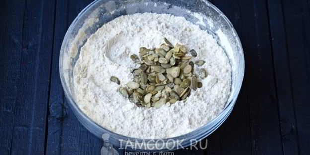 хлеб с тыквенными семечками