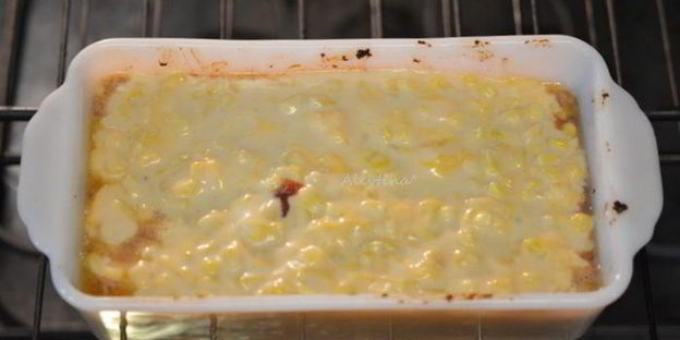 мясной хлеб с кукурузным слоем