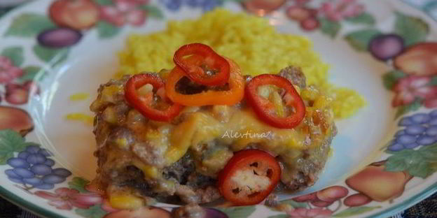 мясной хлеб с кукурузным слоем