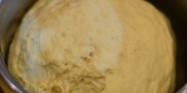 пасхальный плетеный сладкий хлеб шесть волокон