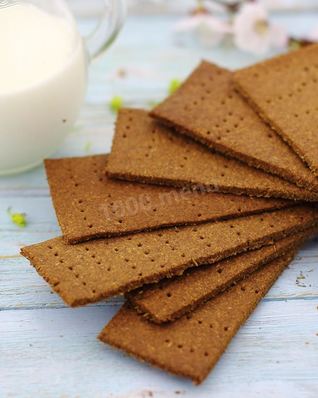 Тонкие ржаные хлебцы с отрубями и льняной мукой