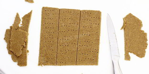 тонкие ржаные хлебцы с отрубями и льняной мукой