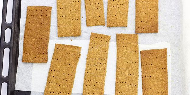 тонкие ржаные хлебцы с отрубями и льняной мукой