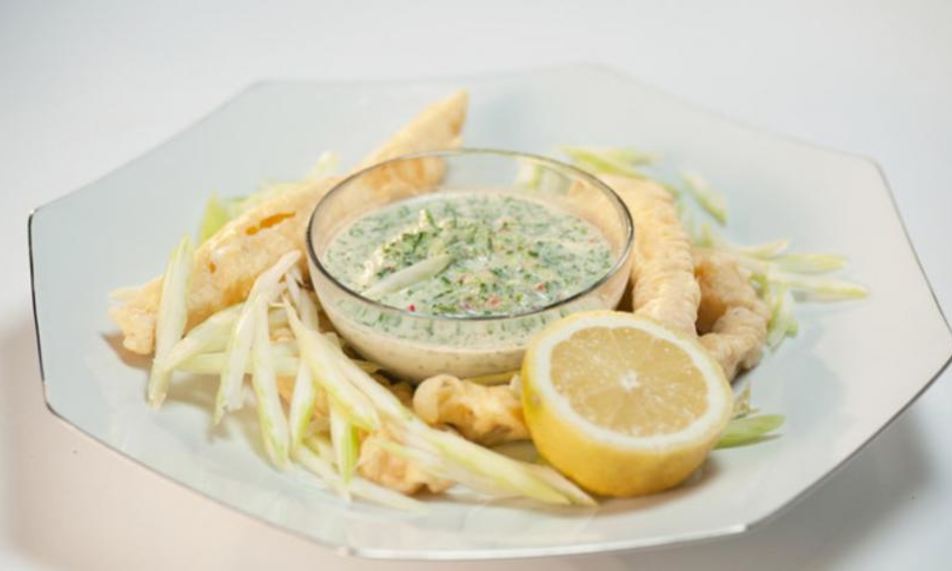 Рецепт хвороста из трески и семги с огуречной райтой