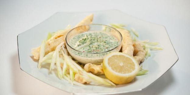 хворост из трески и семги с огуречной райтой