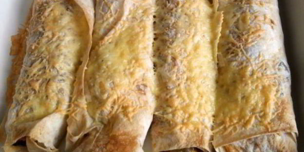 фаршированный овощами лаваш в духовке