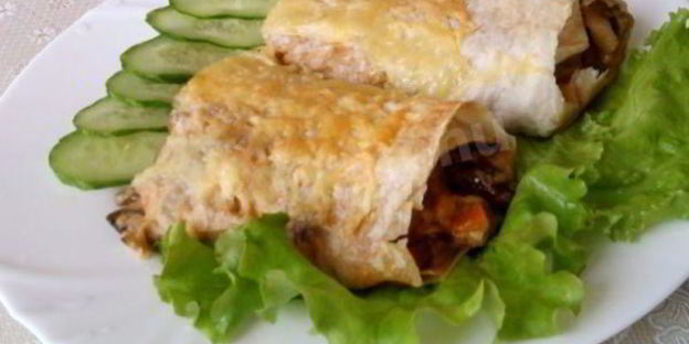 фаршированный овощами лаваш в духовке