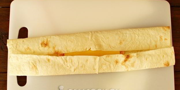 конвертики из лаваша с сыром и ветчиной