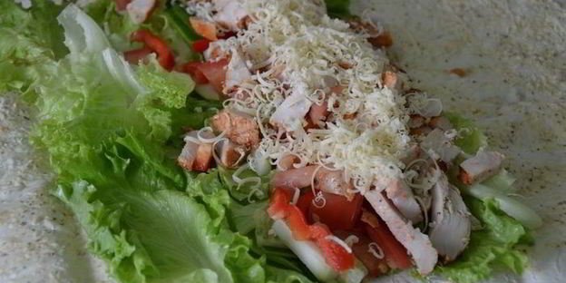 курица с овощами в лаваше