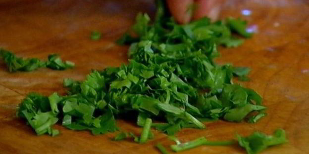 лаваш с ароматной фасолью и авокадо