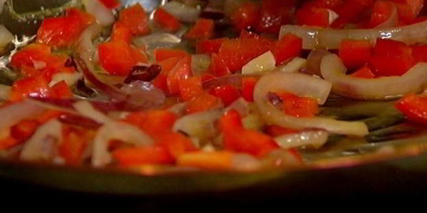 лаваш с ароматной фасолью и авокадо