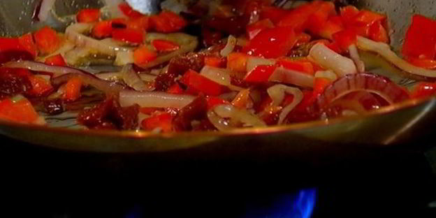 лаваш с ароматной фасолью и авокадо