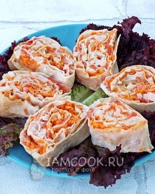 Лаваш с корейской морковкой и ветчиной
