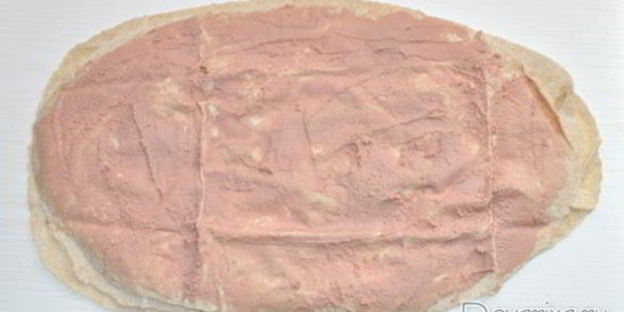 лаваш с мясопродуктами и огурцами