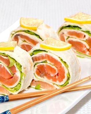 Лаваш с семгой и сливочным сыром