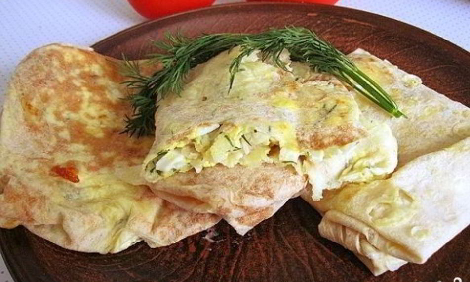 Рецепт лаваша с сыром, яйцом и зеленью