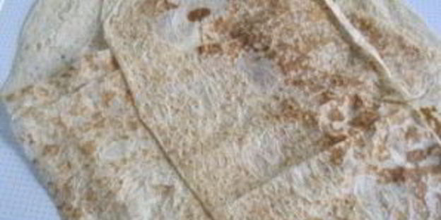 лаваш с сыром, яйцом и зеленью