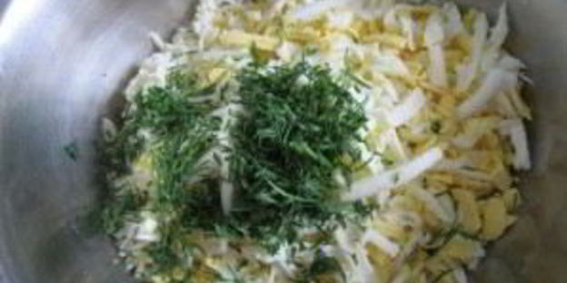 лаваш с сыром, яйцом и зеленью