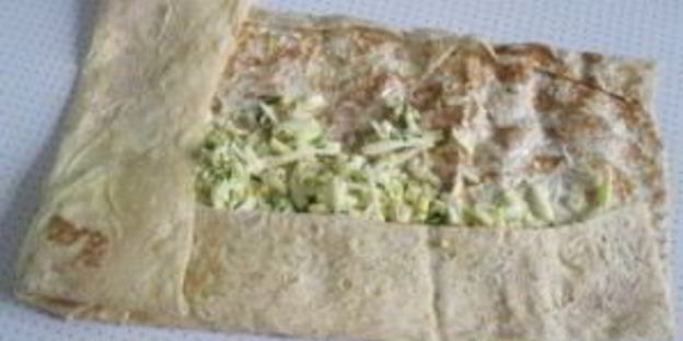 лаваш с сыром, яйцом и зеленью