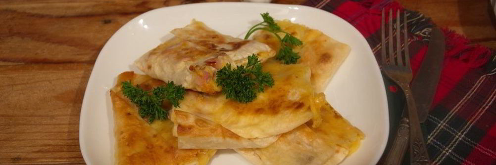 Лаваш с ветчиной и твердым сыром