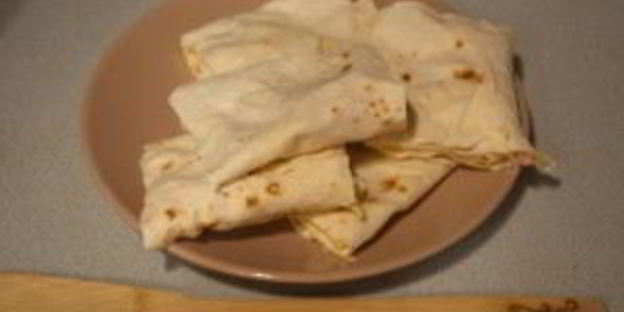 лаваш с ветчиной и твердым сыром