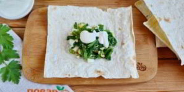 лаваш с яйцом и шпинатом