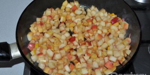 рулет с яблоками из лаваша