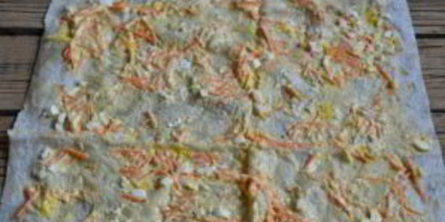 рулетики из лаваша с корейской морковкой