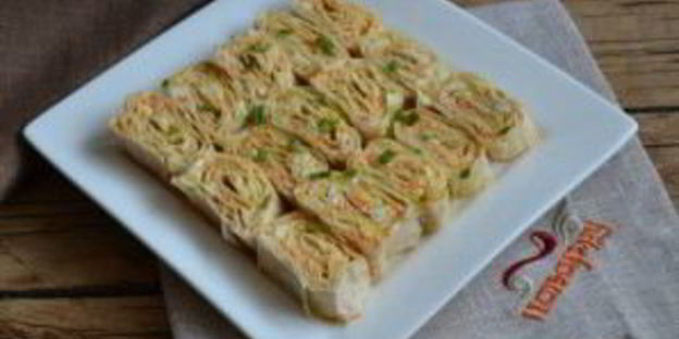 рулетики из лаваша с корейской морковкой