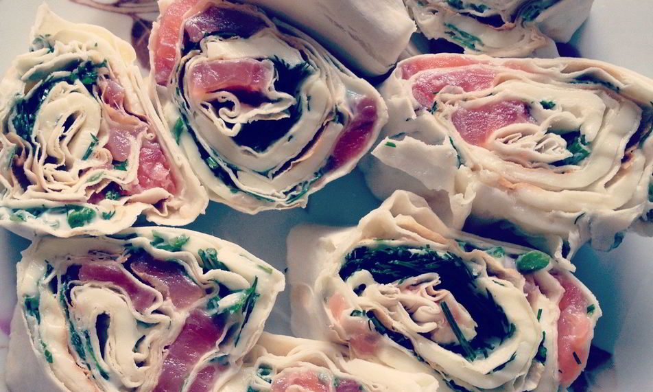 Рецепт рулетов из лаваша с семгой