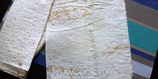 сосиска в лаваше с сыром и огурчиком