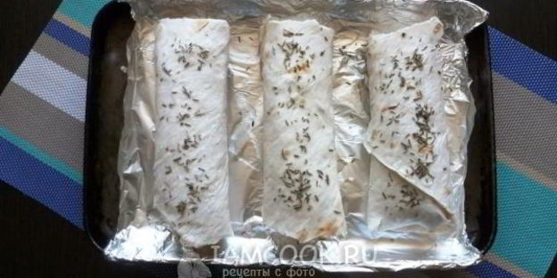 сосиска в лаваше с сыром и огурчиком