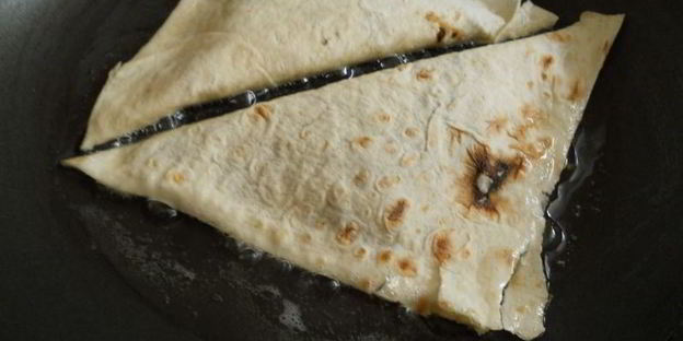 треугольнички из лаваша с картофелем и грибами