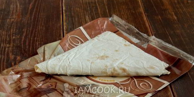 треугольники из лаваша с ветчиной и сыром
