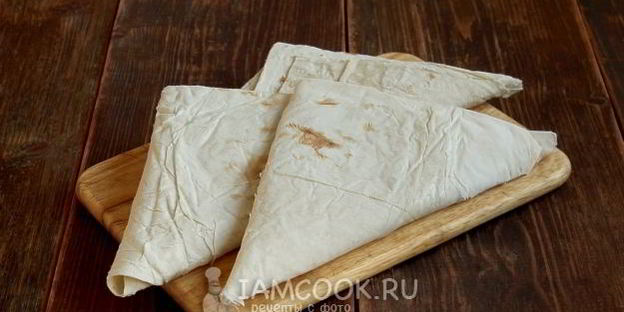 треугольники из лаваша с ветчиной и сыром