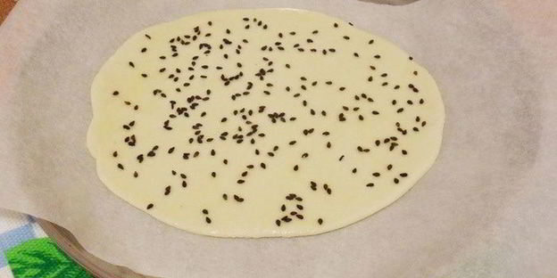 балык экмек — лепешка с рыбой и овощами