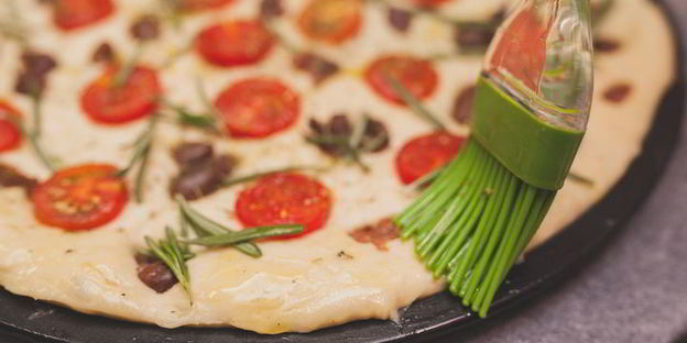 фокачча с черри и маслинами